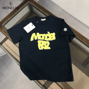 【2026】MONCLER モンクレール　　半袖シャツ　Tシャツ　シンプルの風格　ファッション　かっこいい　白　黒　深いブルー　男女兼用