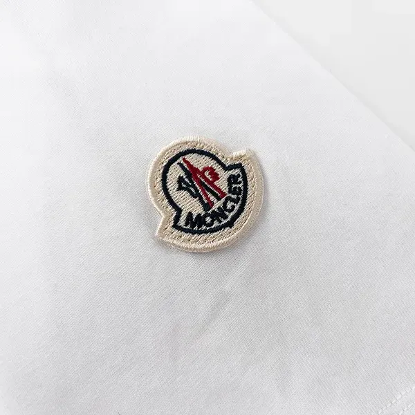 【2026】MONCLER モンクレール　　半袖シャツ　Tシャツ　シンプルの風格　かっこいい　白　黒　男女兼用