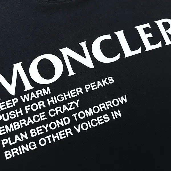 【2026】MONCLER モンクレール　　半袖シャツ　Tシャツ　シンプルの風格　かっこいい　白　黒　男女兼用