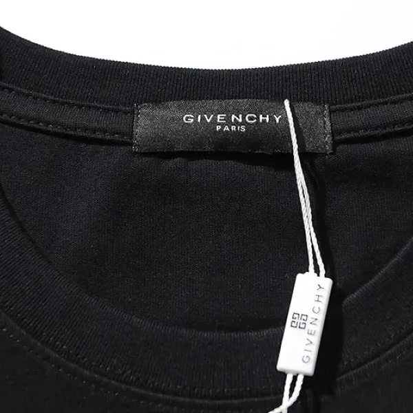 【2026】【GIVENCHY   公式旗艦店】 ジバンシー   Tシャツ ご好評に付き再入荷！