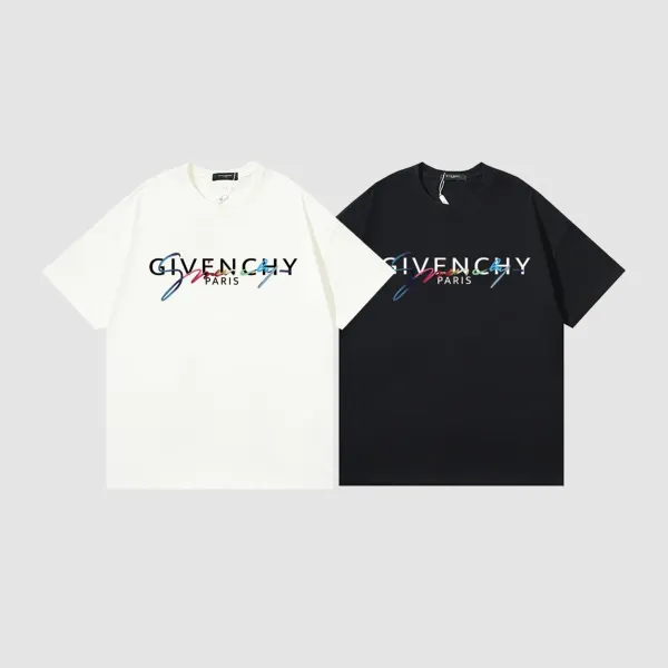 【2026】【GIVENCHY   公式旗艦店】 ジバンシー   Tシャツ ご好評に付き再入荷！