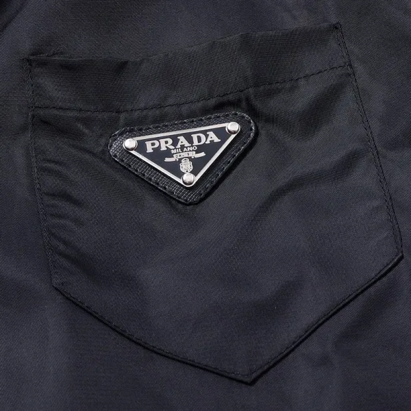 【2026】【PRADA  公式旗艦店】プラダ  Tシャツ ご好評に付き再入荷！