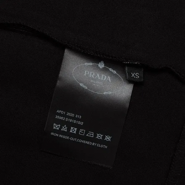 【2026】【PRADA  公式旗艦店】プラダ  Tシャツ ご好評に付き再入荷！