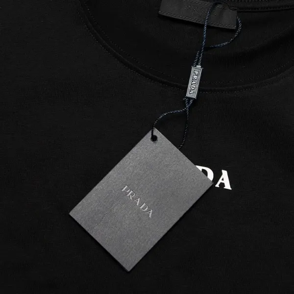 【2026】【PRADA  公式旗艦店】プラダ  Tシャツ ご好評に付き再入荷！