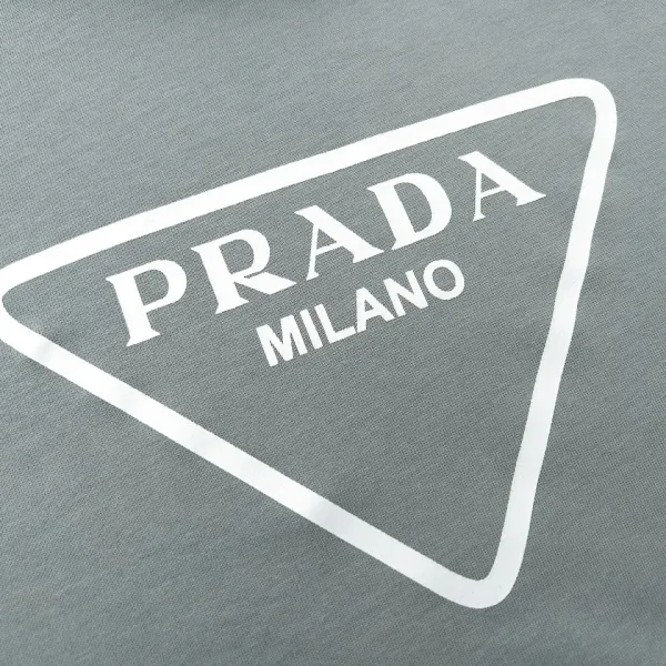 【2026】【PRADA  公式旗艦店】プラダ  Tシャツ ご好評に付き再入荷！