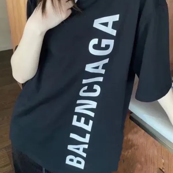 【2026】【BALENCIAGA  公式旗艦店】バレンシアガ   Tシャツ ご好評に付き再入荷！