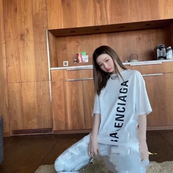 【2026】【BALENCIAGA  公式旗艦店】バレンシアガ   Tシャツ ご好評に付き再入荷！