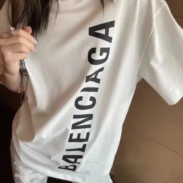 【2026】【BALENCIAGA  公式旗艦店】バレンシアガ   Tシャツ ご好評に付き再入荷！