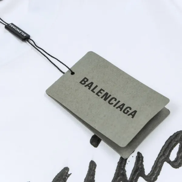 【2026】【BALENCIAGA  公式旗艦店】バレンシアガ   Tシャツ ご好評に付き再入荷！