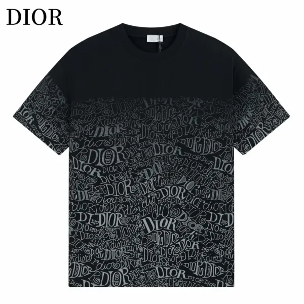 【2026】【 DIOR 公式旗艦店】ディオール   Tシャツ ご好評に付き再入荷！