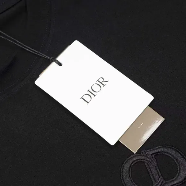 【2026】【 DIOR 公式旗艦店】ディオール   Tシャツ ご好評に付き再入荷！