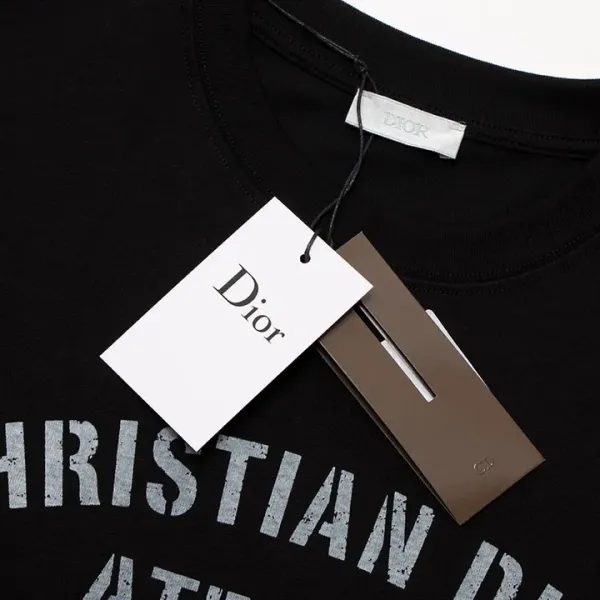 【2026】【 DIOR 公式旗艦店】ディオール   Tシャツ ご好評に付き再入荷！
