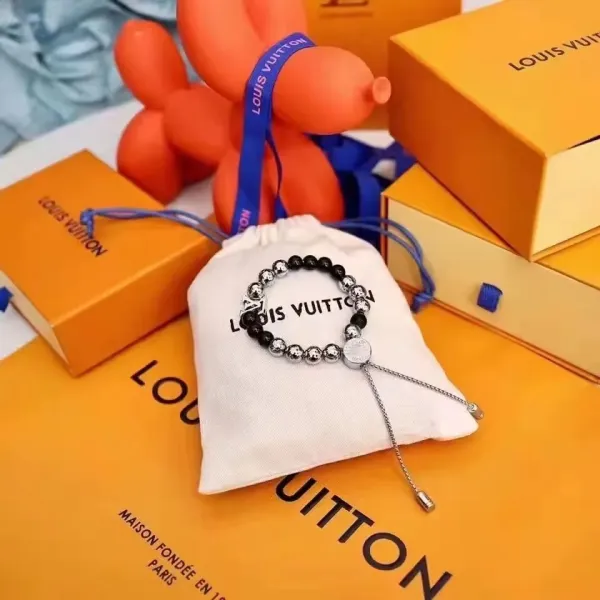 【2026】LV Louis Vuitton(ルイヴィトン)M00512 ブレスレット 【2026】LV Louis Vuitton(ルイヴィトン)M00512 ブレスレット