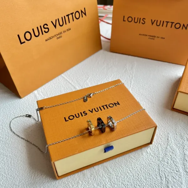 【2026】LV LOUIS VUITTON(ルイヴィトン)BOLD ネックレス 【2026】LV LOUIS VUITTON(ルイヴィトン)BOLD ネックレス
