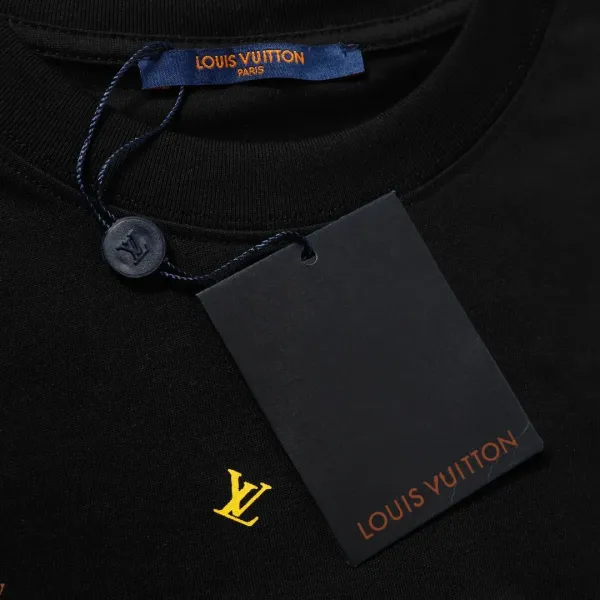 LV【LOUIS VUITTON  公式旗艦店】ルイヴィトン   Tシャツ ご好評に付き再入荷！250211
