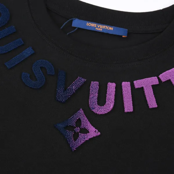 LV【LOUIS VUITTON  公式旗艦店】ルイヴィトン   Tシャツ ご好評に付き再入荷！250211