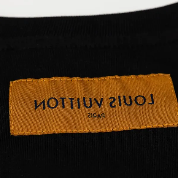 LV【LOUIS VUITTON 公式旗艦店】ルイヴィトン Tシャツ ご好評に付き再入荷!250211 LV【LOUIS VUITTON 公式旗艦店】ルイヴィトン Tシャツ ご好評に付き再入荷!250211