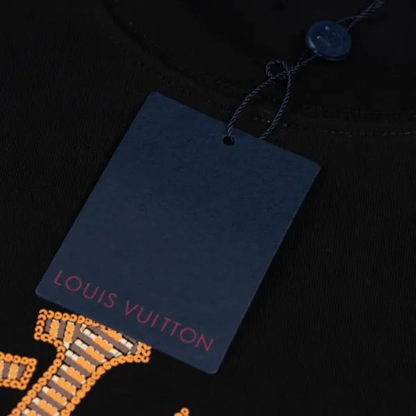 LV【LOUIS VUITTON  公式旗艦店】ルイヴィトン   Tシャツ ご好評に付き再入荷！250211