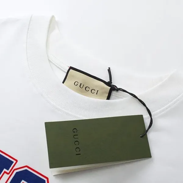 【GUCCI 公式旗艦店】クッチ   Tシャツ ご好評に付き再入荷！ 250214