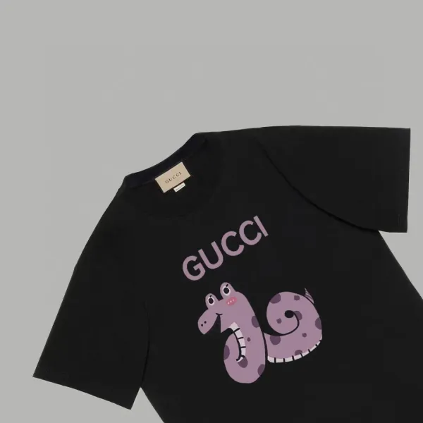 【GUCCI 公式旗艦店】クッチ   Tシャツ ご好評に付き再入荷！ 250214