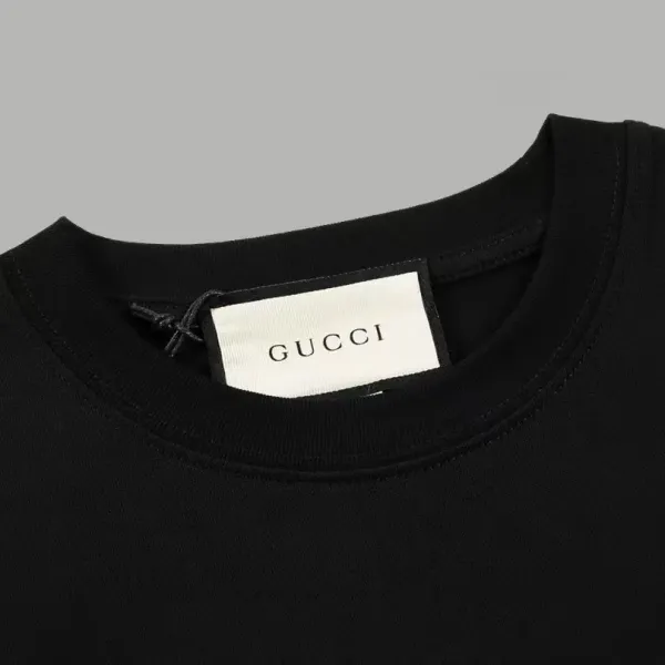 【GUCCI 公式旗艦店】クッチ   Tシャツ ご好評に付き再入荷！ 250214