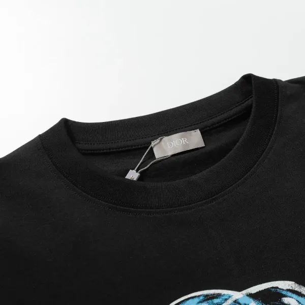 【DIOR 公式旗艦店】ディオール   Tシャツ ご好評に付き再入荷 250210