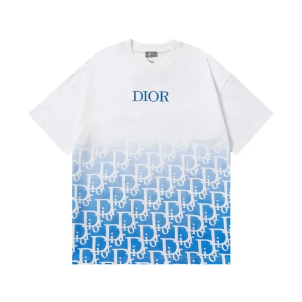 【DIOR 公式旗艦店】ディオール   Tシャツ ご好評に付き再入荷 250210