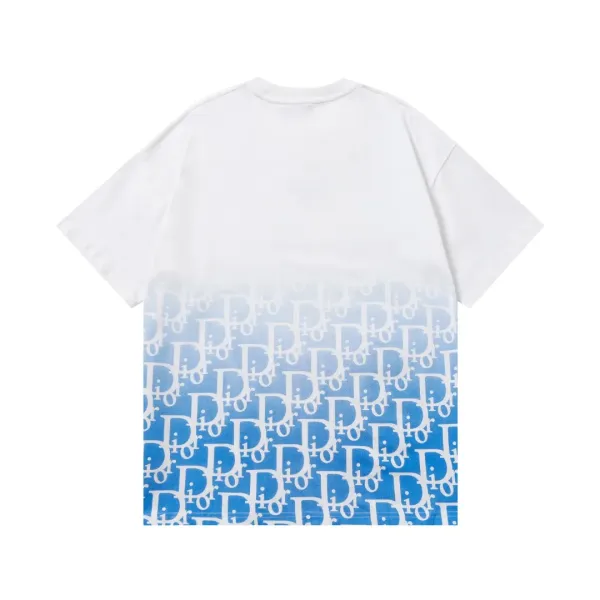 【DIOR 公式旗艦店】ディオール   Tシャツ ご好評に付き再入荷 250210