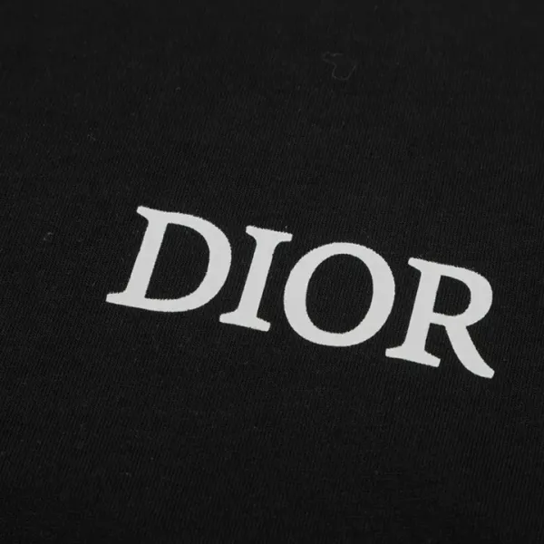 【DIOR 公式旗艦店】ディオール   Tシャツ ご好評に付き再入荷 250210
