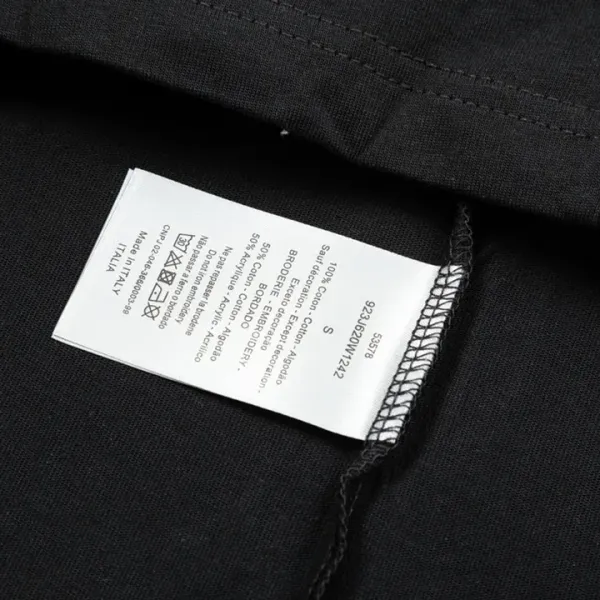 【DIOR 公式旗艦店】ディオール   Tシャツ ご好評に付き再入荷 250210