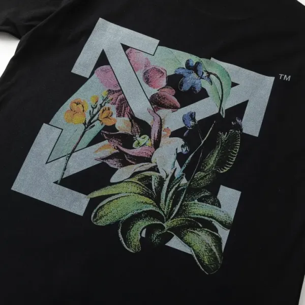 【OFF-WHITE  公式旗艦店】オフホワイト   Tシャツ  ご好評に付き再入荷！250215