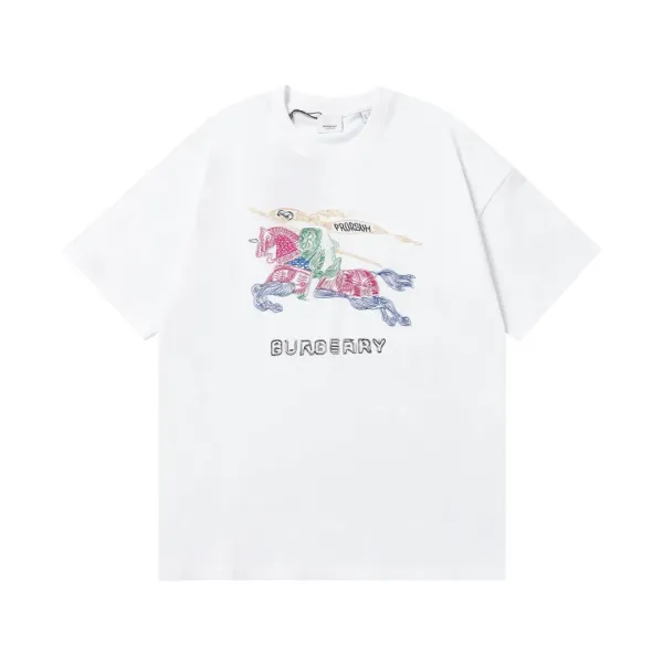 【BURBERRY  公式旗艦店】バーバリー  Tシャツ ご好評に付き再入荷 250211