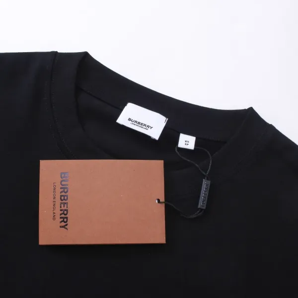 【BURBERRY  公式旗艦店】バーバリー  Tシャツ ご好評に付き再入荷 250211