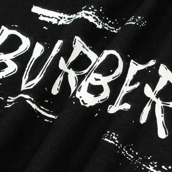 【BURBERRY  公式旗艦店】バーバリー  Tシャツ ご好評に付き再入荷 250211