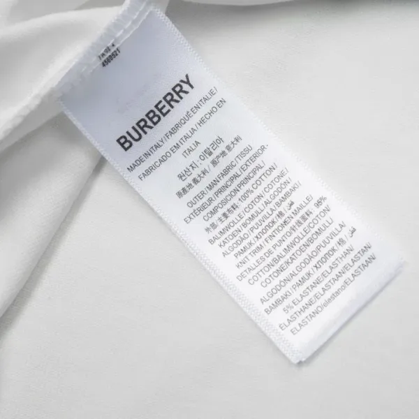 【BURBERRY  公式旗艦店】バーバリー  Tシャツ ご好評に付き再入荷 250211