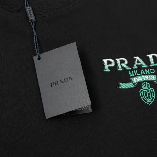 【PRADA 公式旗艦店】プラダ    Tシャツご好評に付き再入荷！ 250213