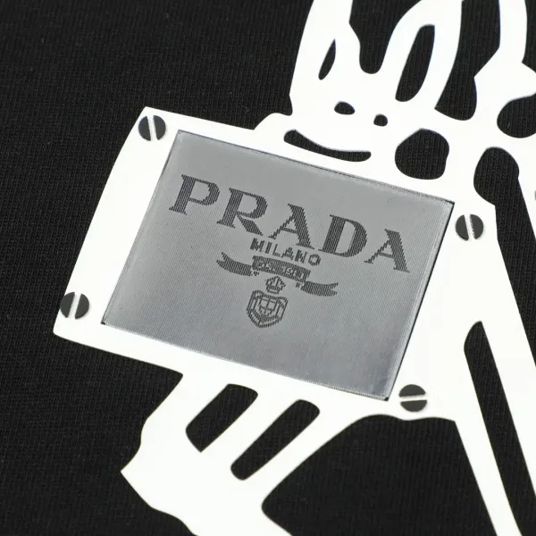 【PRADA  公式旗艦店】プラダ  Tシャツ ご好評に付き再入荷！250213