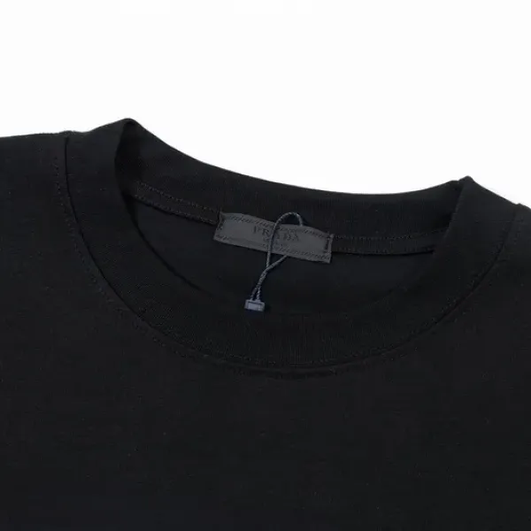 【PRADA  公式旗艦店】プラダ  Tシャツ ご好評に付き再入荷！250213