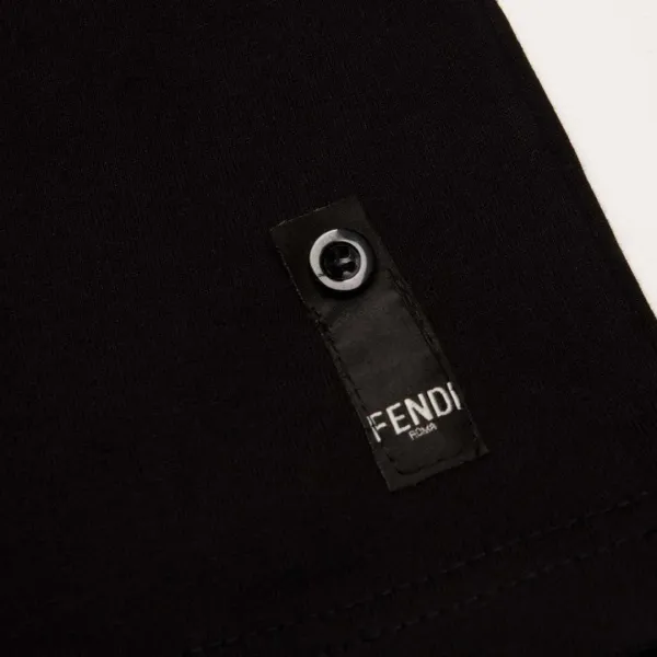 【FENDI公式旗艦店】フェンディ  Tシャツ ご好評に付き再入荷！ 250214