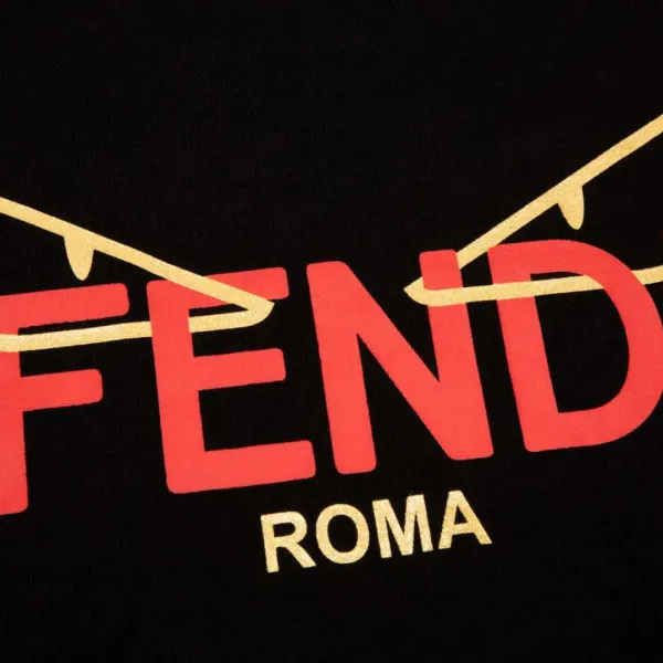【FENDI公式旗艦店】フェンディ  Tシャツ ご好評に付き再入荷！ 250214