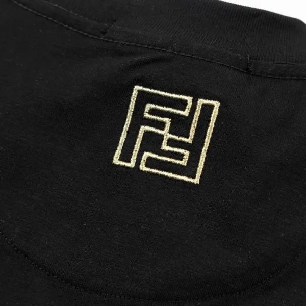 【FENDI公式旗艦店】フェンディ  Tシャツ ご好評に付き再入荷！ 250214