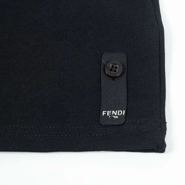 【FENDI公式旗艦店】フェンディ  Tシャツ ご好評に付き再入荷！ 250214
