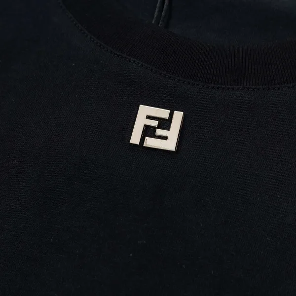 【FENDI公式旗艦店】フェンディ  Tシャツ ご好評に付き再入荷！ 250214
