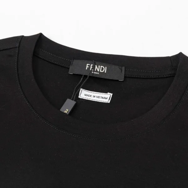 【FENDI公式旗艦店】フェンディ  Tシャツ ご好評に付き再入荷！ 250214