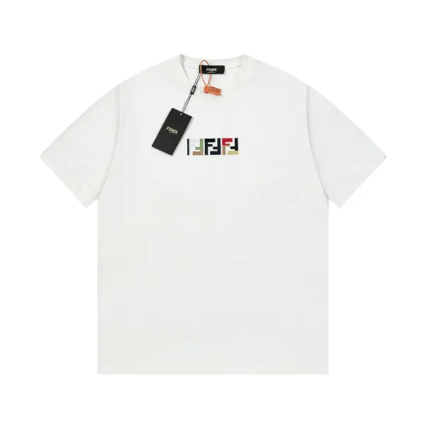 【FENDI公式旗艦店】フェンディ  Tシャツ ご好評に付き再入荷！ 250214