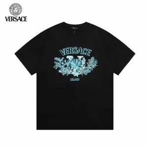 【VERSACE  公式旗艦店】ヴェルサーチ  Tシャツ ご好評に付き再入荷！250218