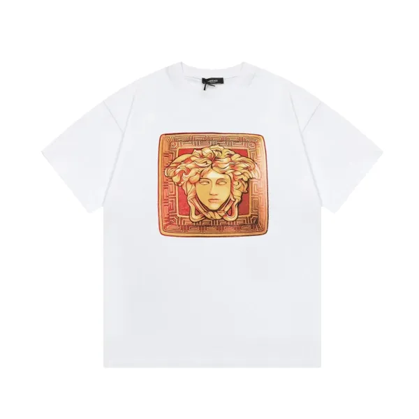 【VERSACE  公式旗艦店】ヴェルサーチ  Tシャツ ご好評に付き再入荷！250218