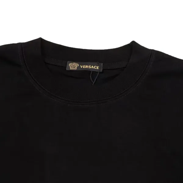 【VERSACE  公式旗艦店】ヴェルサーチ Tシャツご好評に付き再入荷  250218