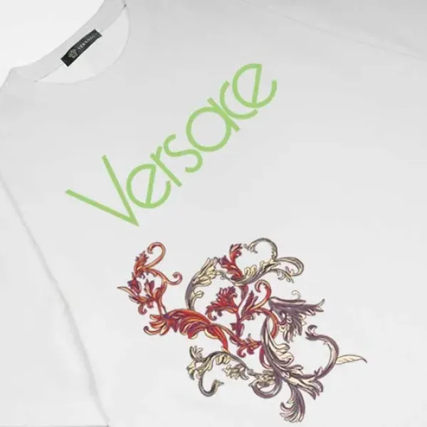 【VERSACE  公式旗艦店】ヴェルサーチ Tシャツご好評に付き再入荷 24628
