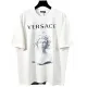 【VERSACE  公式旗艦店】ヴェルサーチ  Tシャツ ご好評に付き再入荷！